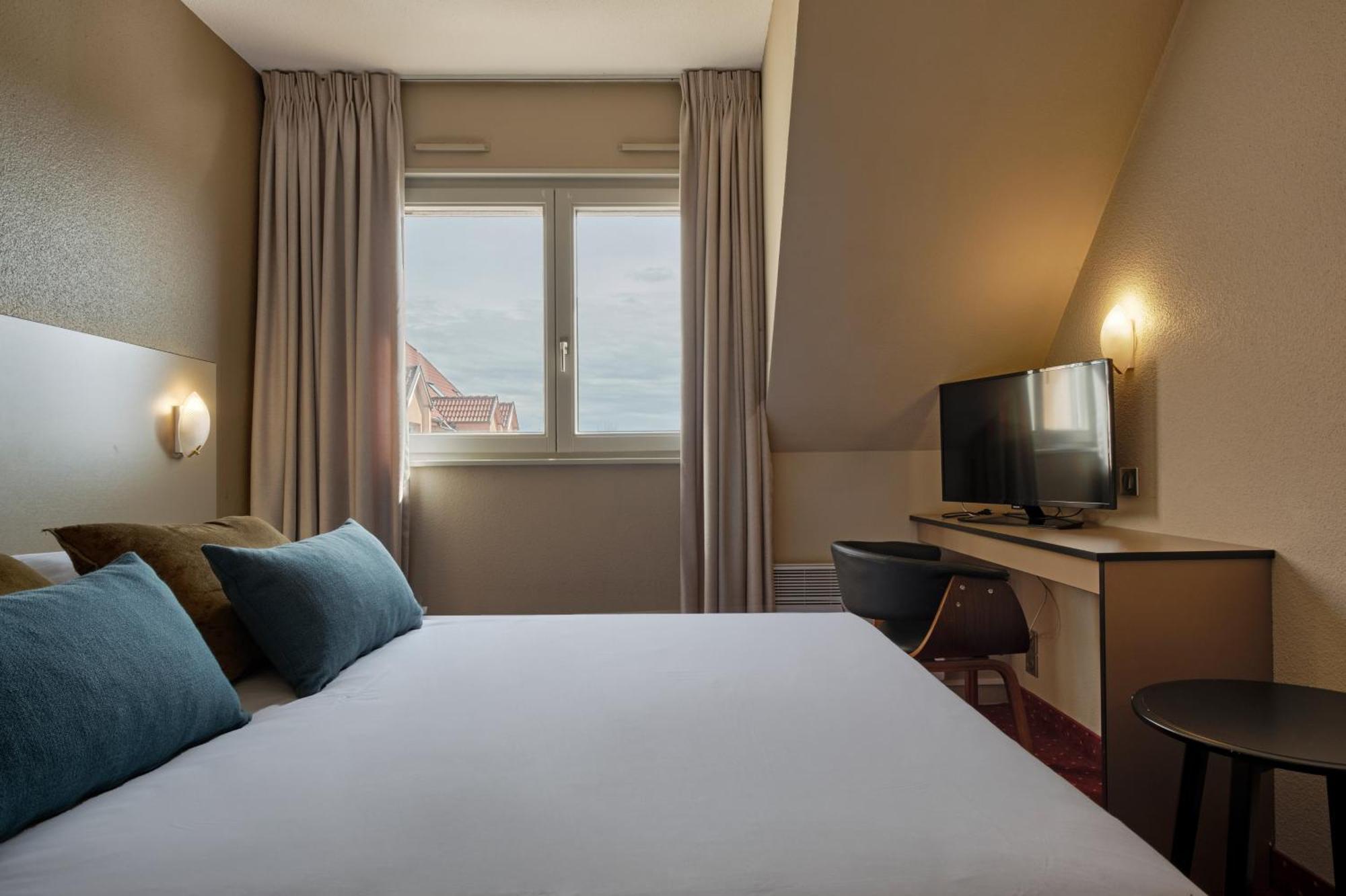 Hotel Restaurant Crystal Erstein Dış mekan fotoğraf
