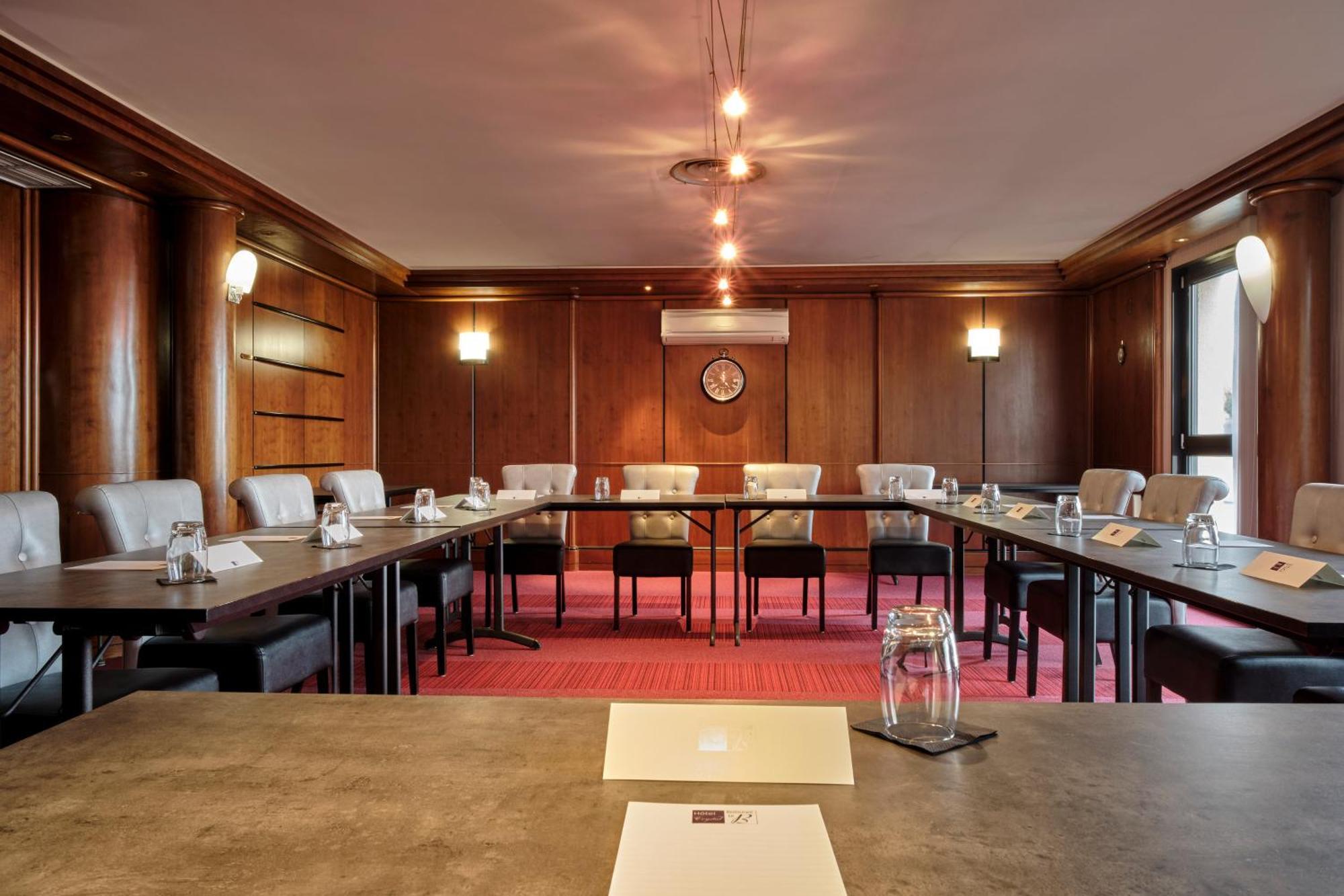 Hotel Restaurant Crystal Erstein Dış mekan fotoğraf