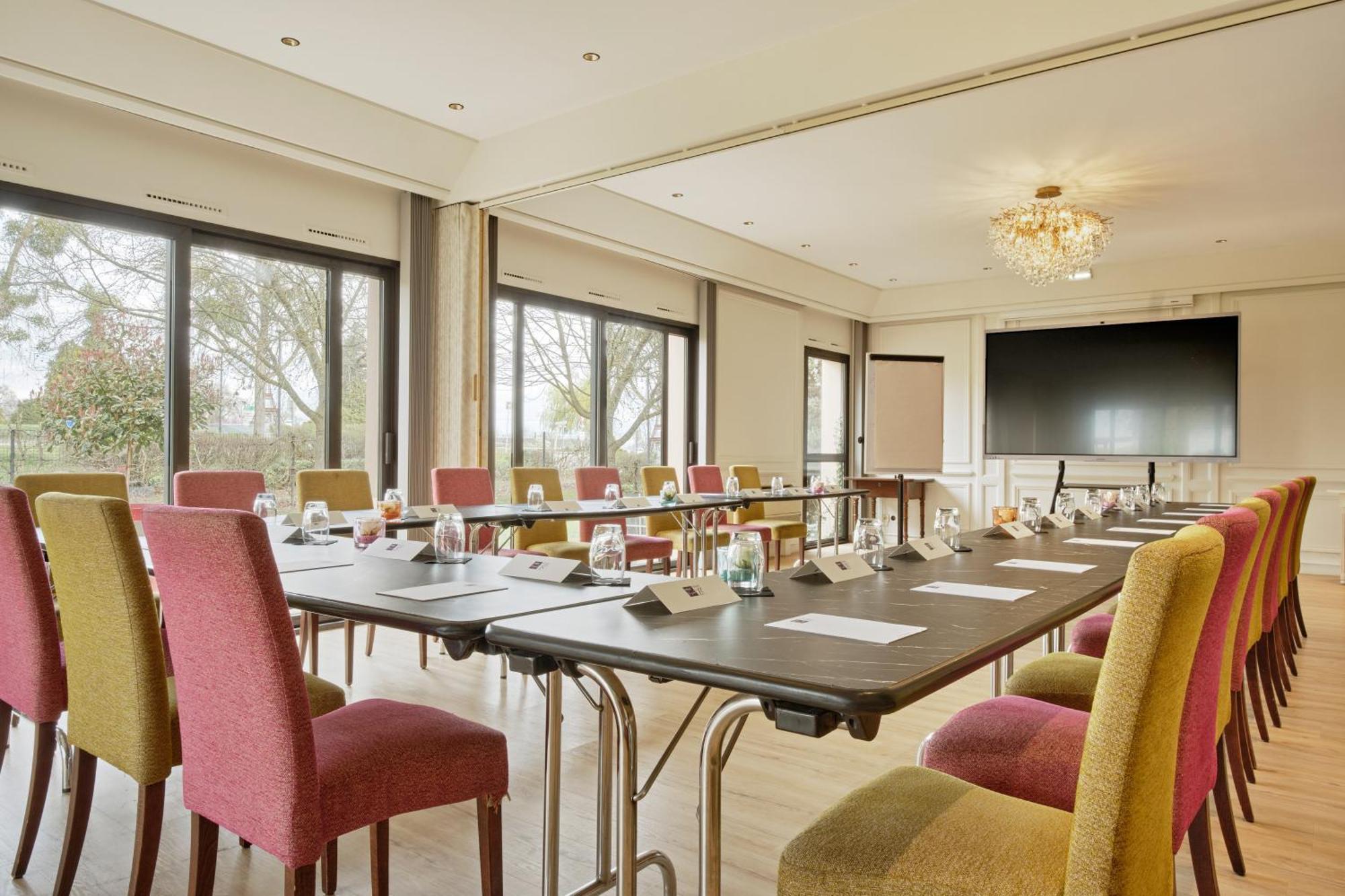 Hotel Restaurant Crystal Erstein Dış mekan fotoğraf
