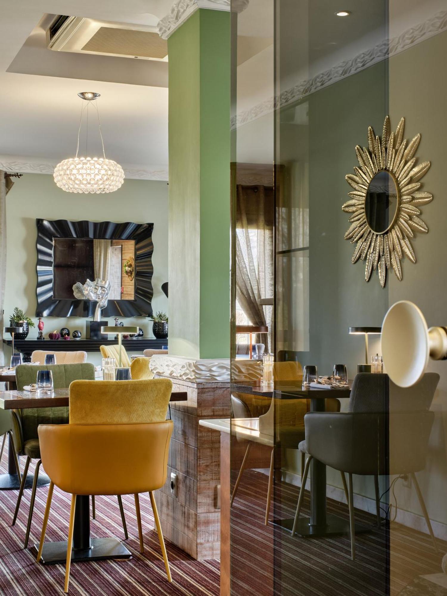 Hotel Restaurant Crystal Erstein Dış mekan fotoğraf